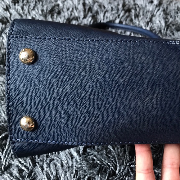 Michael Kors large Hamilton navy blue handbag - Picture 3 of 7